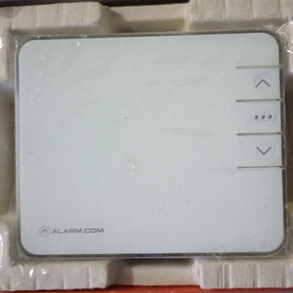 Brand new smart thermostat - Picture 3 of 3